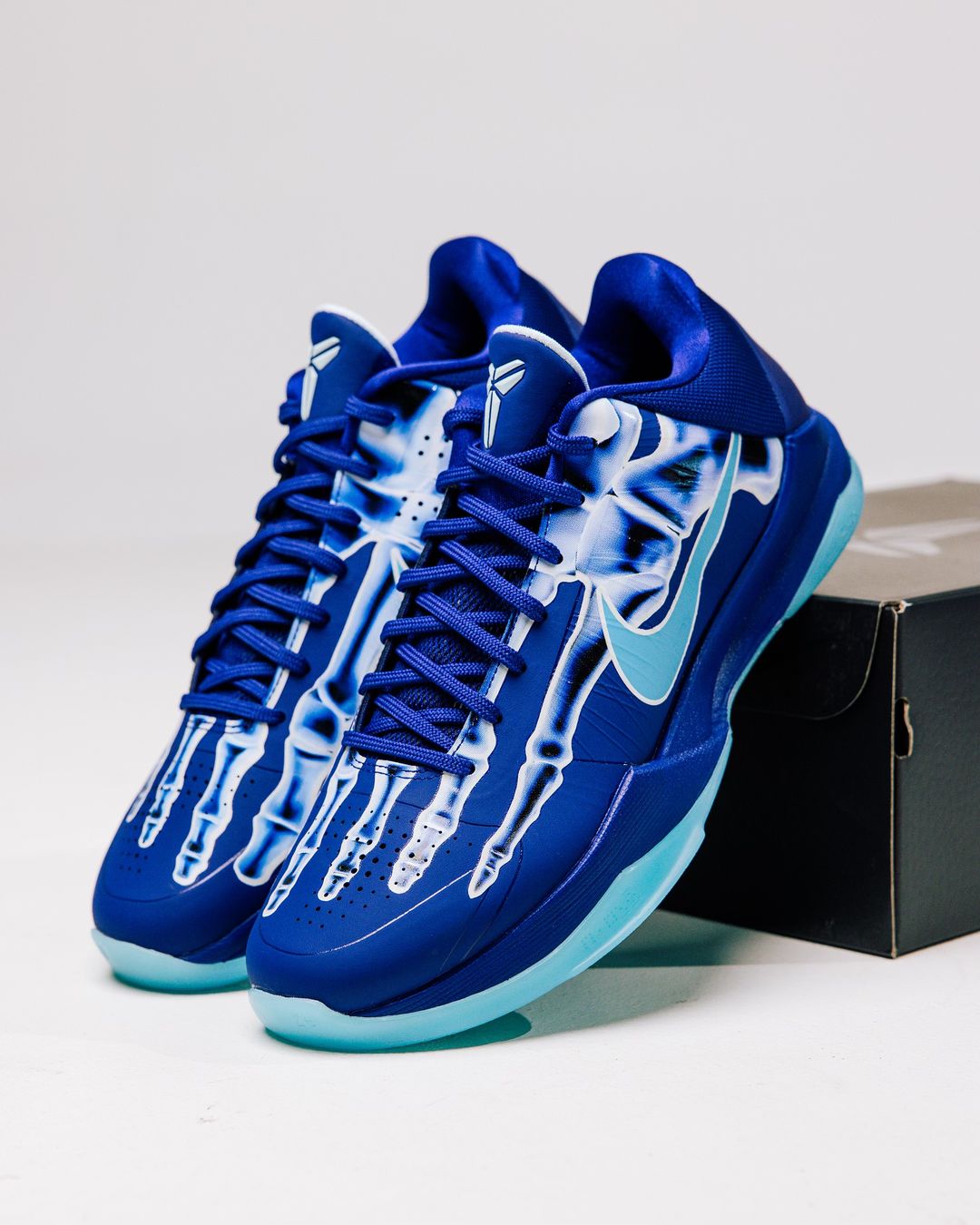 Scarpe kobe 4 donna nere on sale