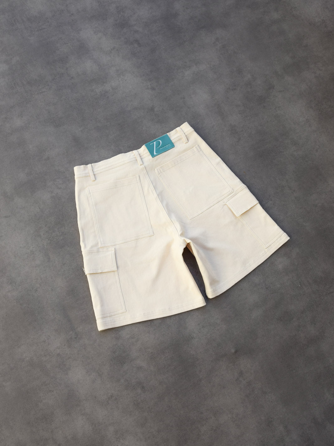 Pantalón Cargo Shorts Beige