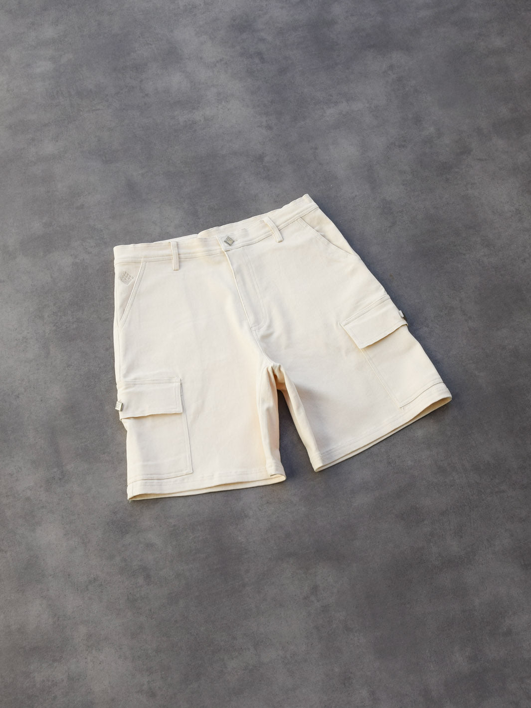 Pantalón Cargo Shorts Beige