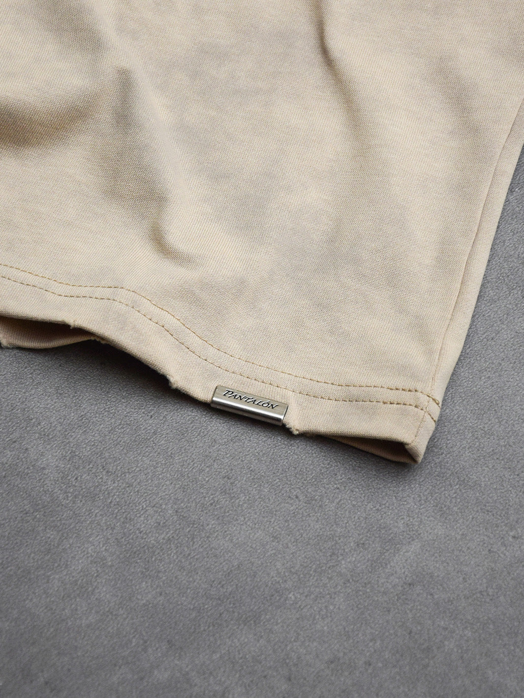 Pantalón Distressed Stone Washed T-Shirt Sand | ResellZone