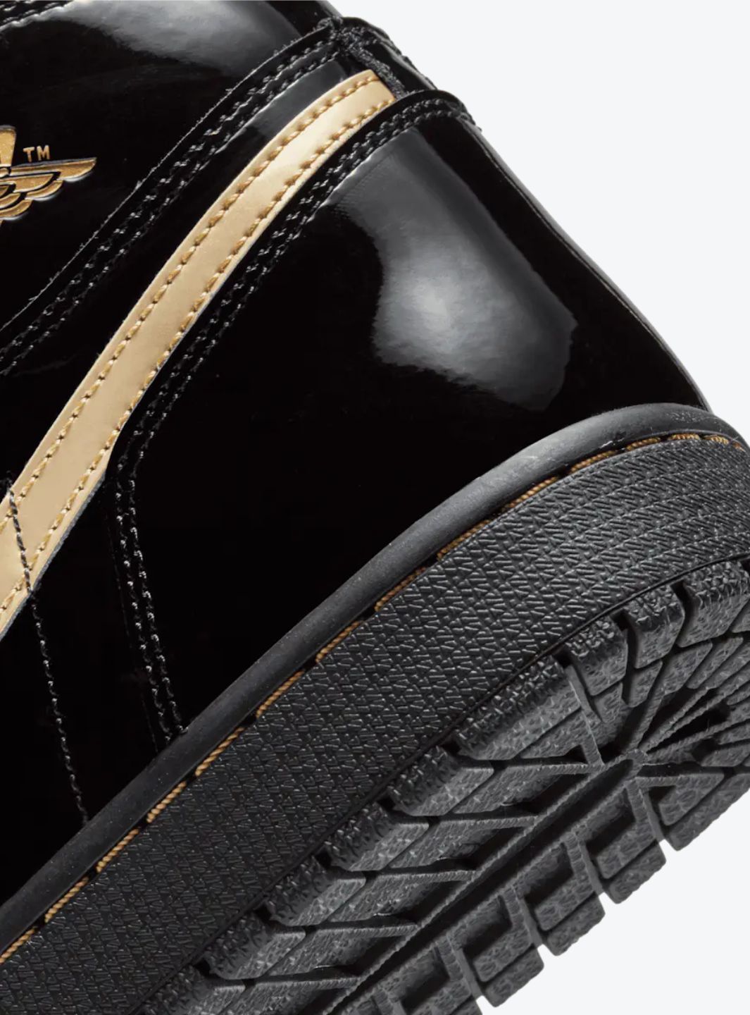 Air jordan 1 retro black and gold online