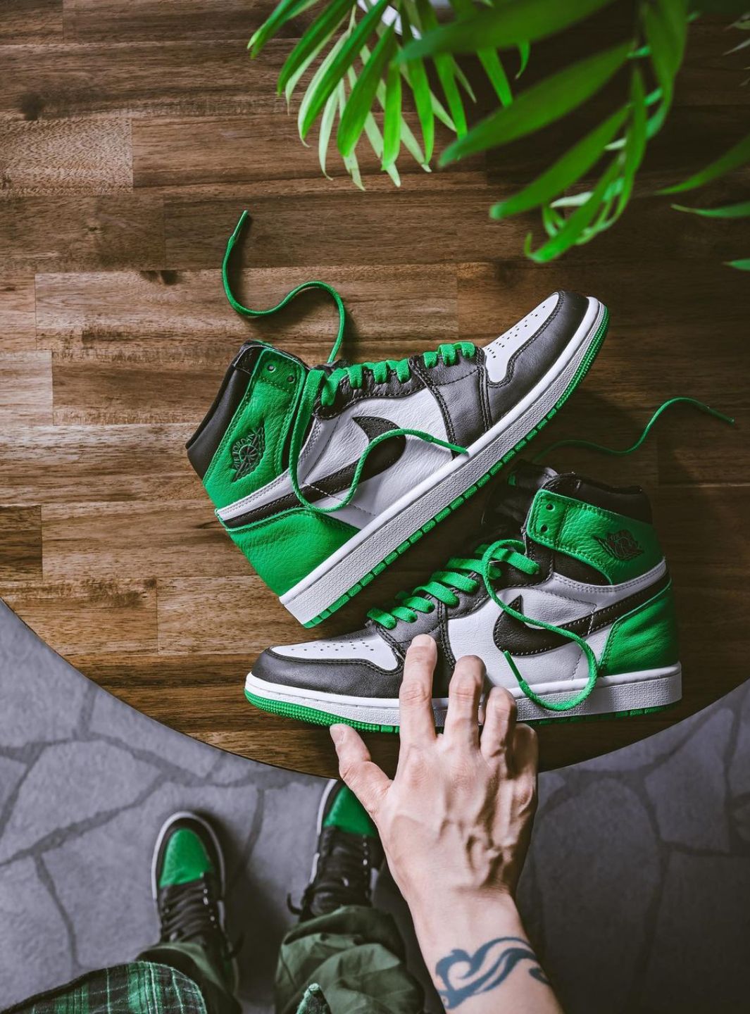 Air Jordan 1 Retro High OG Lucky Green DZ5485 031 ResellZone