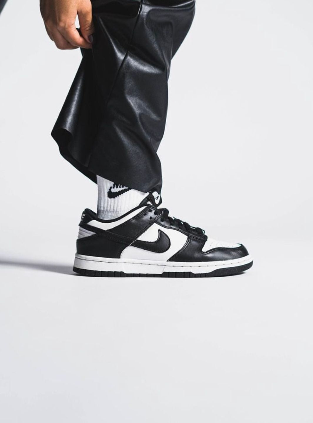 Nike Dunk Low Retro White Black Panda