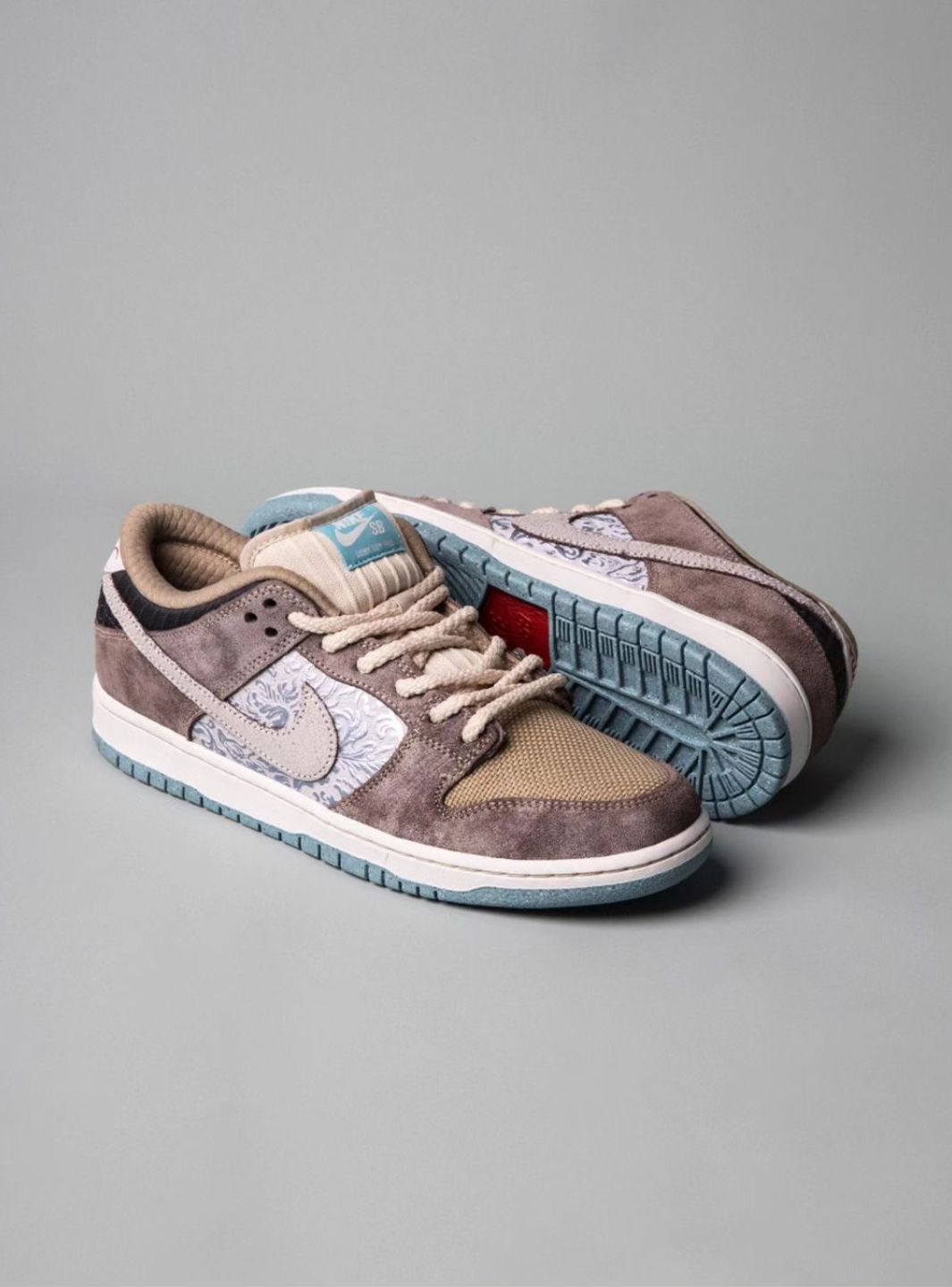 Nike SB Dunk Low Big Money Savings - FZ3129-200 | ResellZone