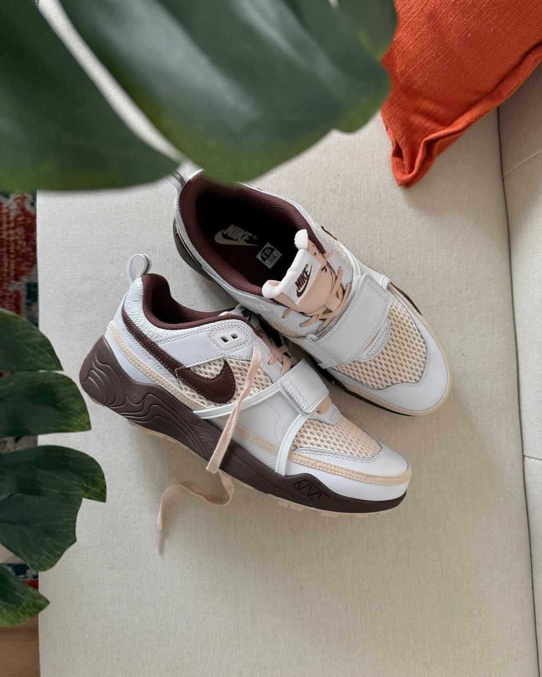 Nike Zoom Field Jaxx Travis Scott Light Chocolate - HQ3073-100 | ResellZone